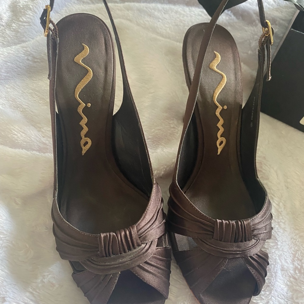 Nina Paris Satin chocolate luste 3 1/2” heels